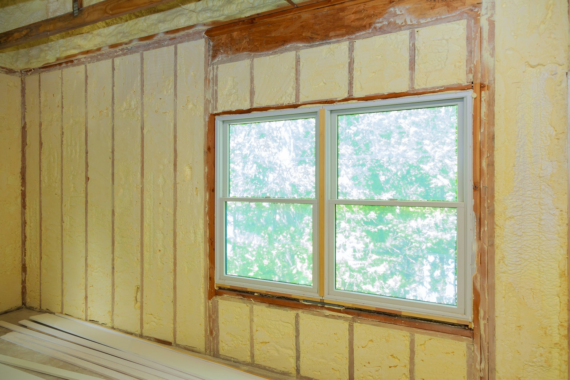 Isolation in a new warming house Polyurea Spraying, foam coating insulation of roof.